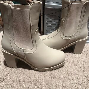 Women's Cream Ankle Boots Size 9